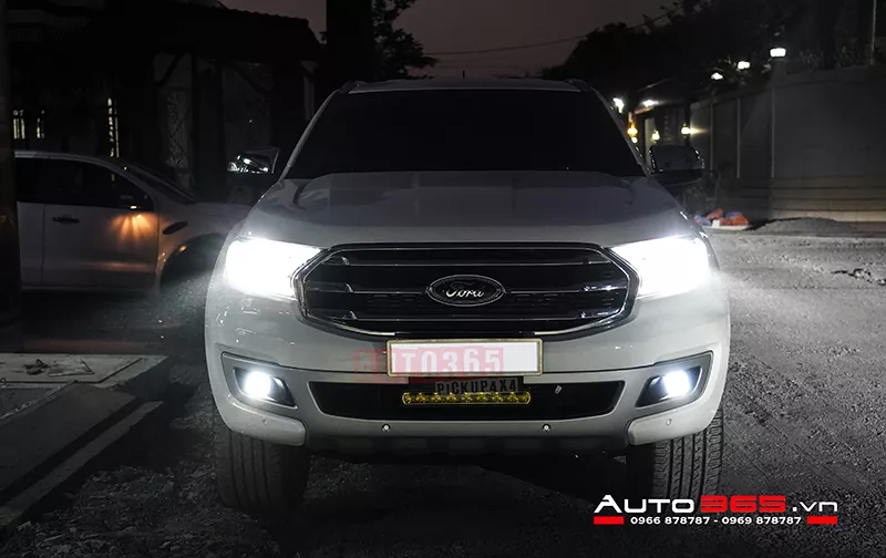 Ford Everest Titanium 2019 nâng cấp bi led GTR G-LED